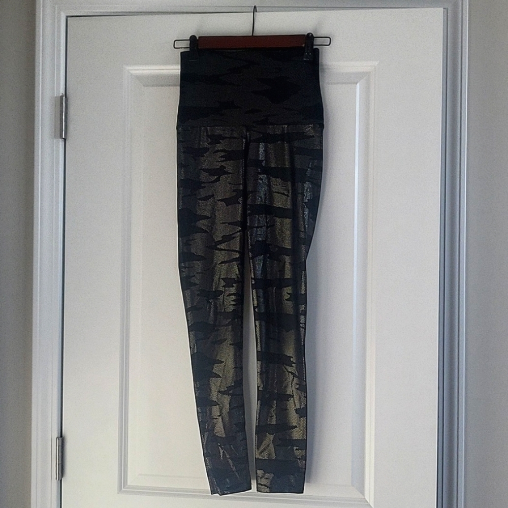 Emily HSU Leggings - size small - foil & black - GUC